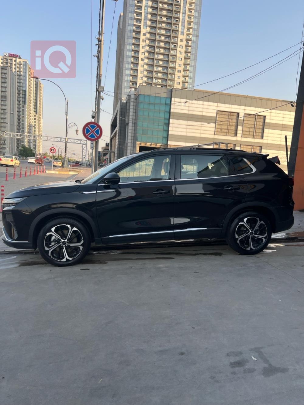 دۆنگ فینگ ئیلۆس هیوج